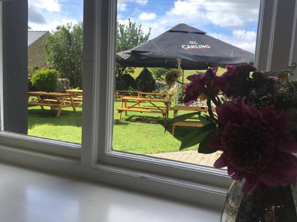 The Marton Arms Hotel Ингълтън Екстериор снимка