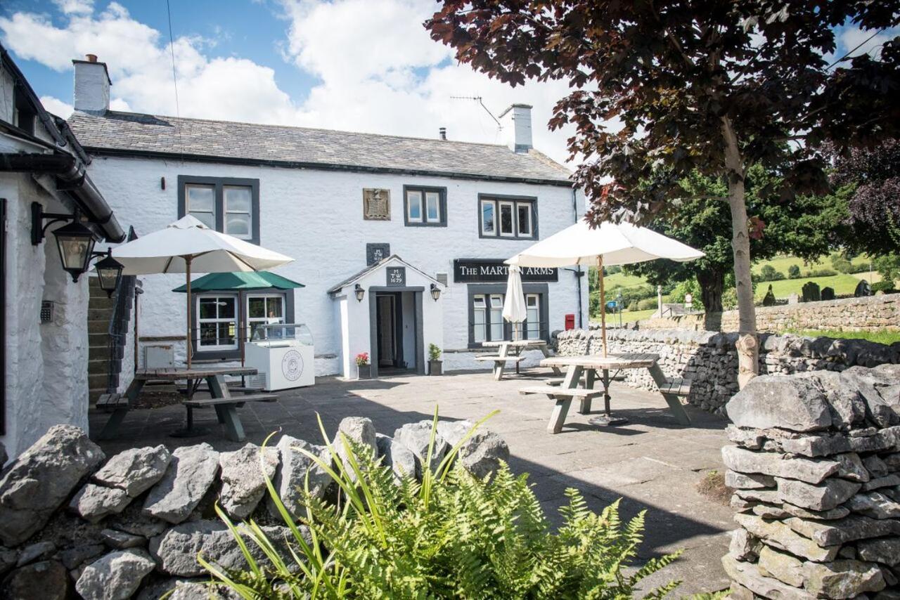 The Marton Arms Hotel Ингълтън Екстериор снимка