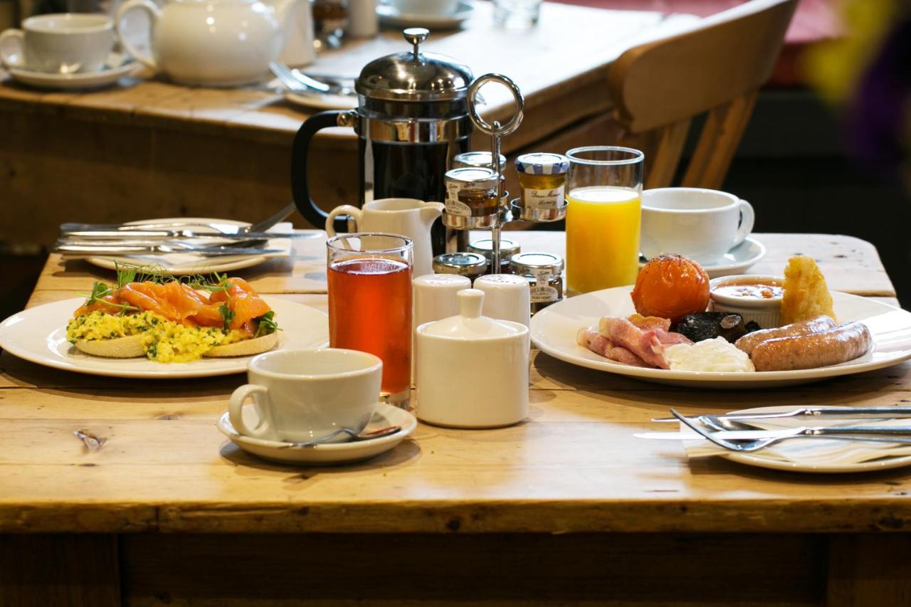 The Marton Arms Hotel Ингълтън Екстериор снимка