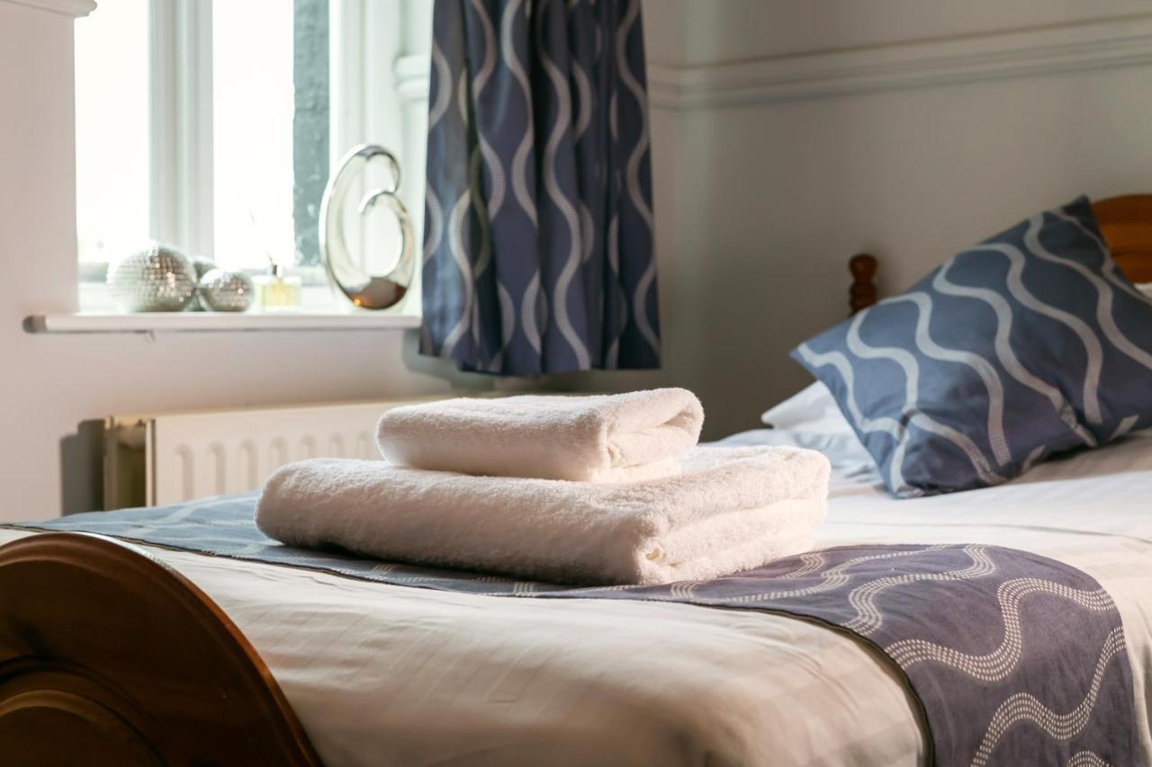 The Marton Arms Hotel Ингълтън Екстериор снимка