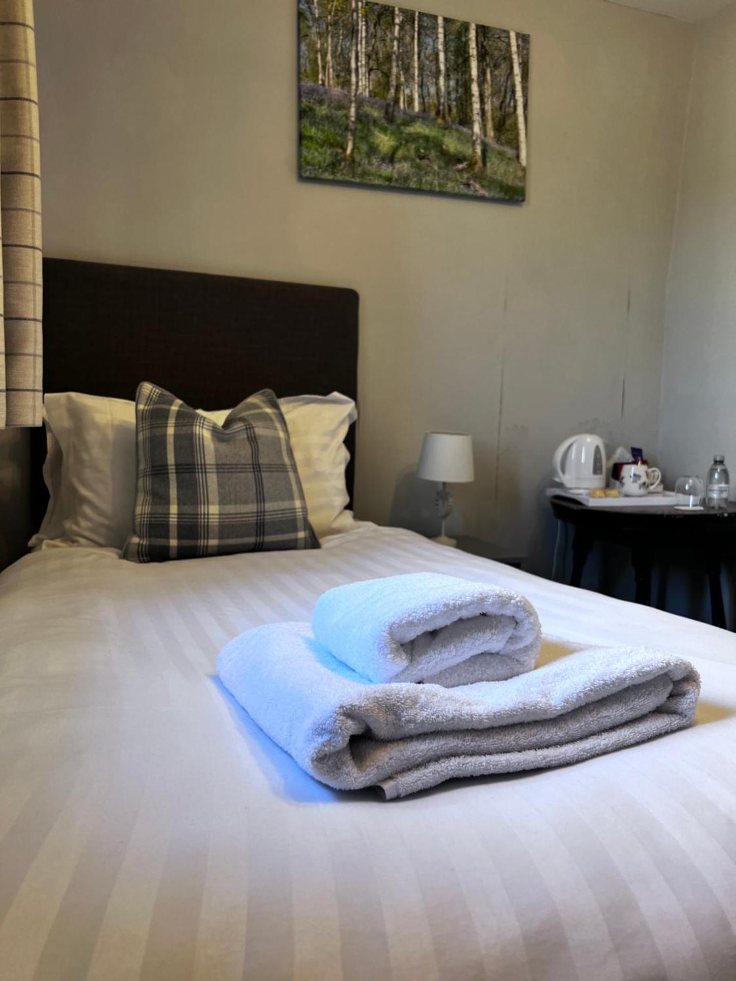 The Marton Arms Hotel Ингълтън Екстериор снимка